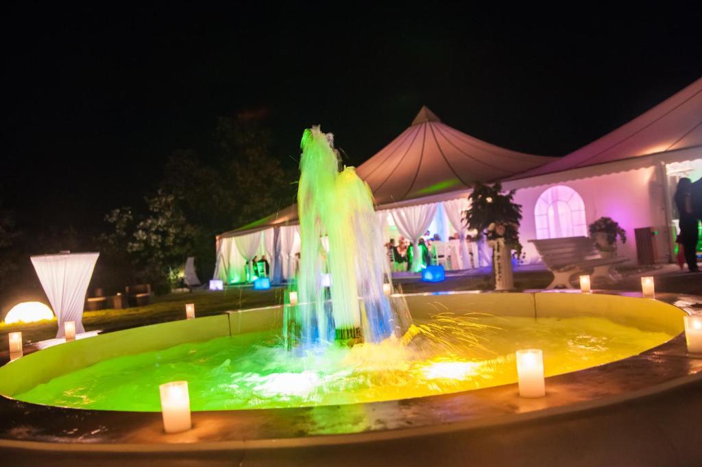 Hotel Magura Verde Bacău Exteriör bild